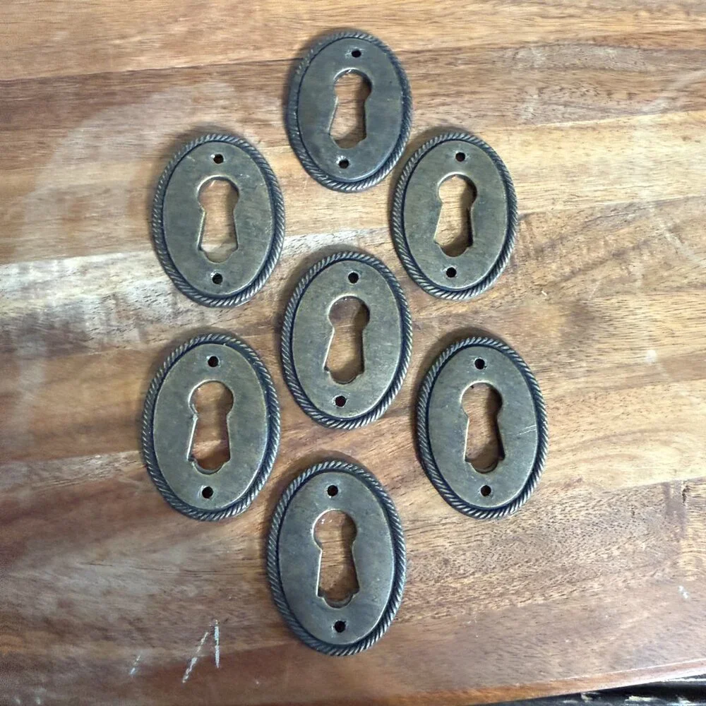 7 Antique - Brass Skelton Key Cover Plates Escutcheon Keyholes - KBC 41225